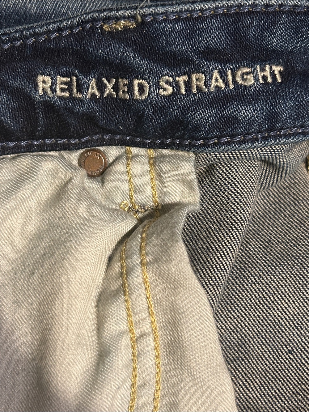 American Eagle Outfitters Men’s Dark Wash Relaxed Jeans - Picture 9 of 10